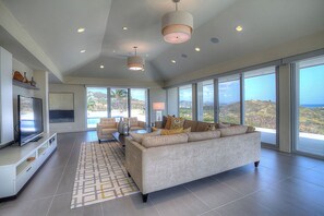 Smart TV, stereo - Beautiful 7.7 acre estate with a huge home and stunning views of the Caribbean (Christiansted)