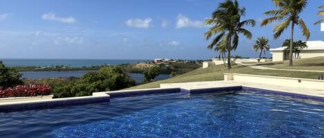 حمّام سباحة خارجي