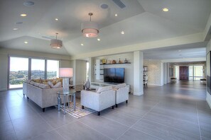 Smart TV, stereo