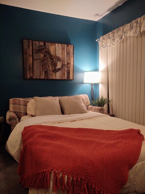 1 bedroom, iron/ironing board, WiFi, bed sheets