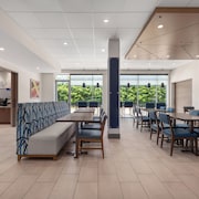 Holiday Inn Express & Suites Courtenay - Comox by IHG