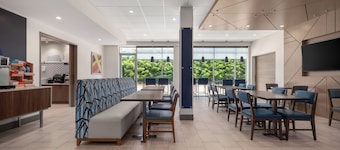 Holiday Inn Express & Suites Courtenay - Comox by IHG