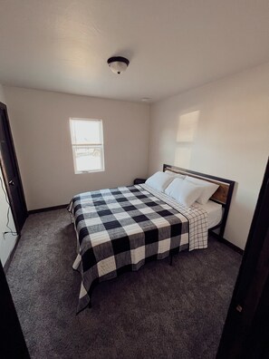 3 bedrooms, travel cot, free WiFi, bed sheets