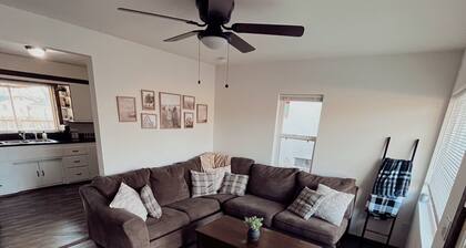 Stockton Lakes’ Rustic Retreat - Cozy & Close