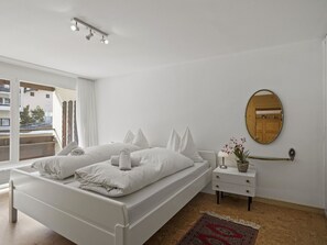 2 bedrooms, free WiFi, bed sheets - Nice apartment for 4 people with WIFI, TV and balcony (Lenzerheide)