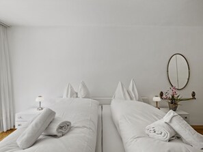 2 bedrooms, free WiFi, bed sheets - Lovely apartment for 4 people with WIFI, TV and balcony (Lenzerheide)