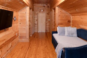 7 室のベッドルーム、アイロン / アイロン台、旅行用ベビーベッド、WiFi (無料)