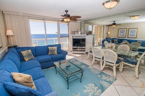 Living area - Pelican Beach 1504 1 Bedroom Condo by Pelican Beach Management (Destin)
