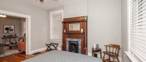 Huoneisto, 2 keskisuurta parisänkyä, keittiö, näköala puutarhaan | 2 makuuhuonetta, ilmainen Wi-Fi