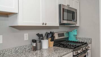 Condo, 2 Queen Beds, Kitchen, Garden View | Private kitchen | Fridge, microwave, oven, stovetop