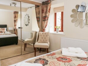 1 bedroom, individually decorated, individually furnished, free WiFi