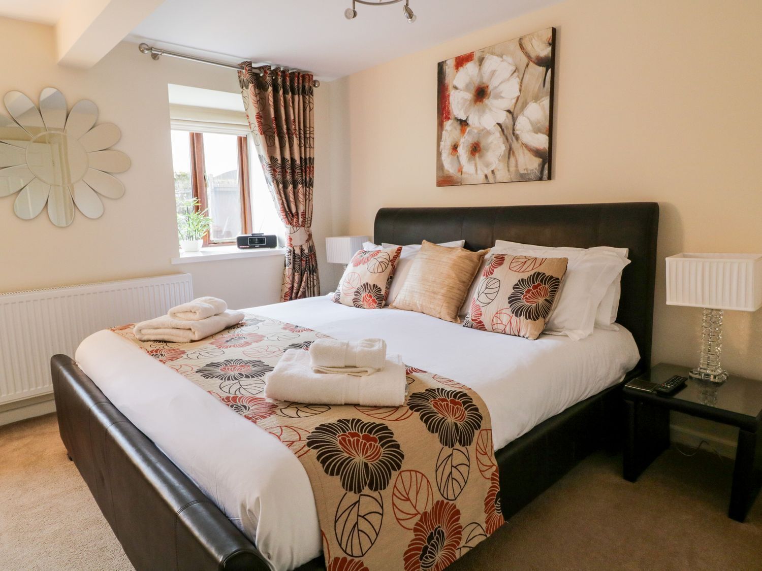 1 bedroom, individually decorated, individually furnished, free WiFi