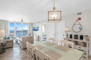 Condo, 2 Bedrooms | Dining