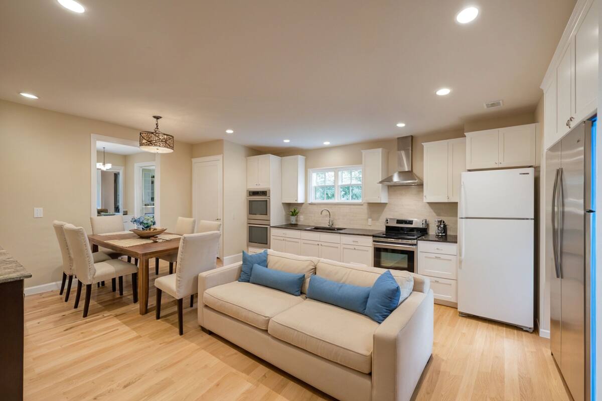 Standard Apartment, 5 Bedrooms | Living area | 55-inch Smart TV with digital channels, TV, Netflix