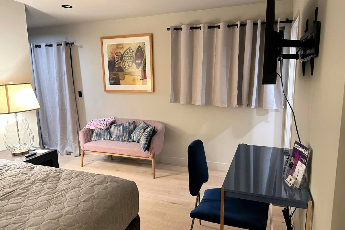 2 bedrooms, premium bedding, memory foam beds, individually decorated