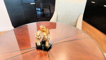 Penthouse, 2 Bedrooms | In-room dining