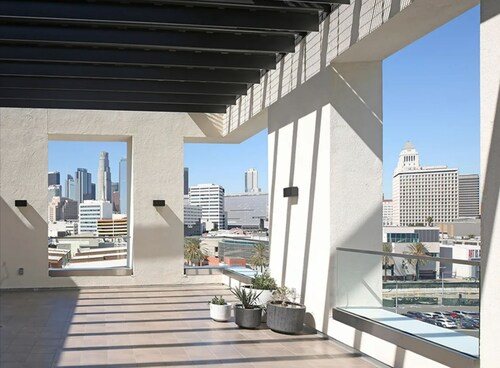 StaysPro - Cityscape Luxury Rental Homes in the Heart of Los Angeles