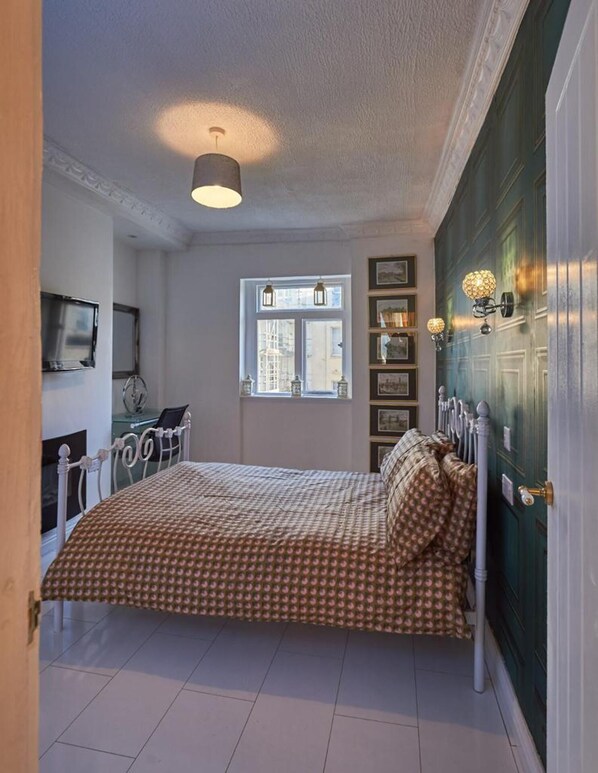 1 bedroom, iron/ironing board, free WiFi, bed sheets - Flat in Kemptown. Road Opposite to Beach (Brighton)