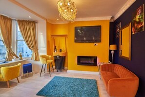 Apartment, 1 Queen Bed | Interior - Flat in Kemptown. Road Opposite to Beach (Brighton)