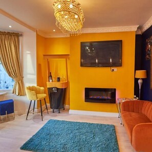 Apartment, 1 Queen Bed | Interior - Flat in Kemptown. Road Opposite to Beach (Brighton)
