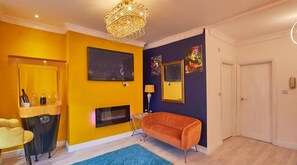 Apartment, 1 Queen Bed | Interior