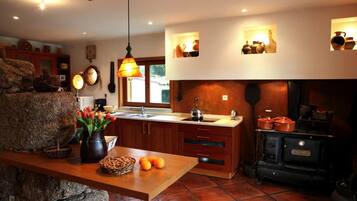 House | Private kitchen | Fridge, microwave, oven, stovetop