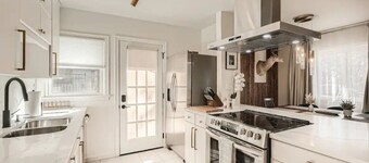 Modern Buckhead Duplex 3Br 1Ba - Walk Everywhere! Pet-Friendly