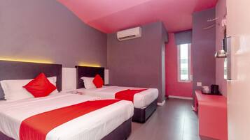 Deluxe Twin Room | Premium bedding, in-room safe, individually decorated