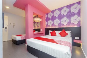 Premium bedding, in-room safe, individually decorated - Hotel O oms Boutique Hotel (Johor Bahru)