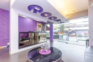 Quầy tiếp tân