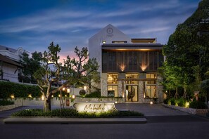 Façade de l’hébergement - soirée/nuit