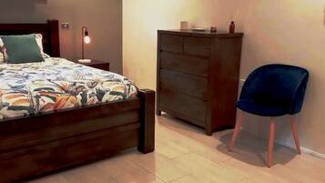 4 chambres, fer et planche à repasser, Wi-Fi, draps fournis