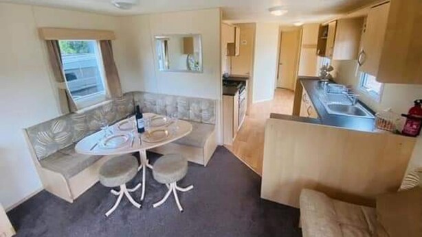 Private kitchen - Impeccable 2-bed Apartment in Prestatyn (Prestatyn)