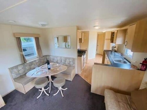 Impeccable 2-bed Apartment in Prestatyn