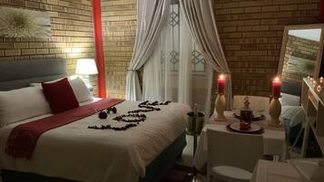 9 bedrooms, WiFi, bed sheets