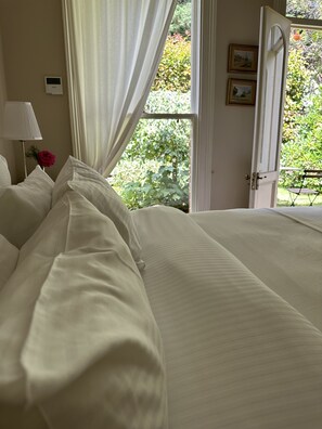 Habitación Deluxe | Sábanas de algodón egipcio y ropa de cama de alta calidad