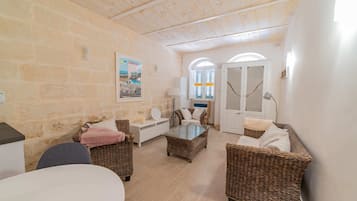 Basic Apartment, 1 Double Bed | Interior