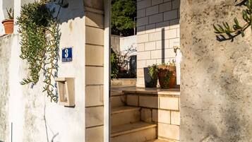 Apartment (Two Bedroom Apartment with Terrace) | Property entrance