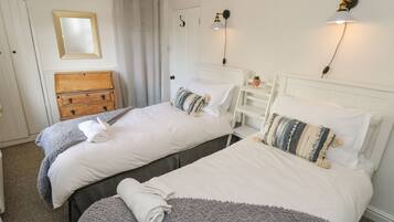 2 bedrooms, individually decorated, individually furnished, free WiFi