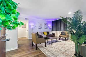 Interior - Discover Tranquil Hideaway, Your Urban Oasis
Welcome to Tranquil Hideaway. (Dallas)