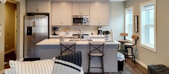 Front Street Suite