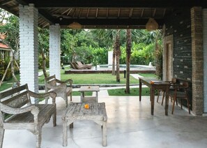 Reception - Tamuku Padang Padang, CARI Surf Camp (Pecatu)