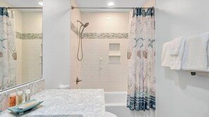Interior - 307 Yacht Harbor by Avantstay 5 Mins to Links Golf Course! (Isle of Palms)