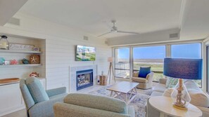 Apartment (3 Bedrooms) | Interior - 4407 Ocean Club by Avantstay Ocean Views w/ Community Pool Access - Jan/feb Monthly Options Avail (Isle of Palms)
