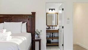 House (4 Bedrooms) | Interior - Honeypot by Avantstay Indoor Pool & Hot Tub (Big Bear Lake)