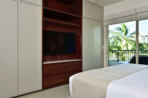 2 bedrooms, in-room safe, iron/ironing board, travel cot