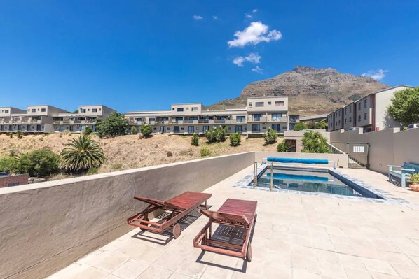 شقة بتجهيزات أساسية - عدة أسرّة | حمام سباحة | حمّام سباحة مُدفَّأ