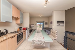 Basic Apartment, Multiple Beds | Private kitchen