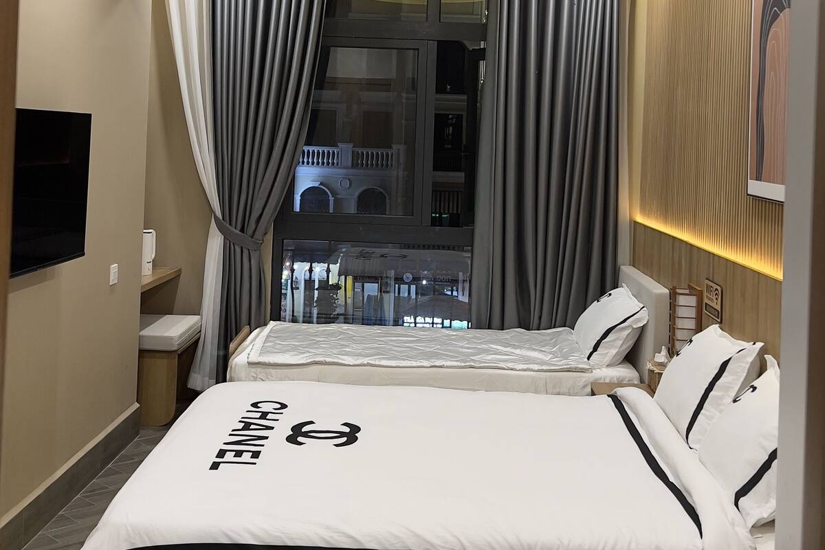 Design Double Room, River View | Egyptian cotton sheets, premium bedding, desk, soundproofing
