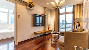 Apartament exclusiu | Sala d'estar | Televisor de 47 polzades amb canals per satèl·lit